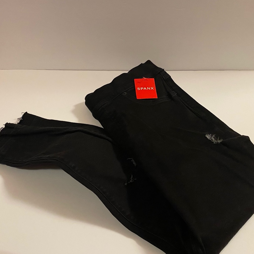 NWT Spanx Distressed Skinny Pull-on Jean in Vintage Black Women’s size Medium